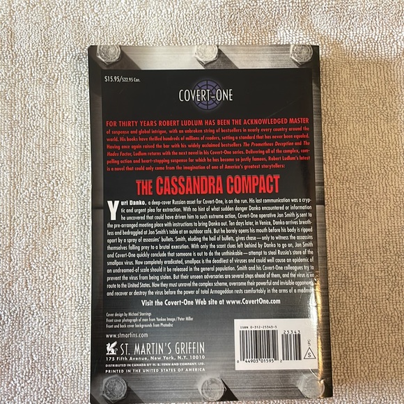 🌈2/$8  The Cassandra Compact #2 in ht e Covert-One Series - Picture 2 of 12